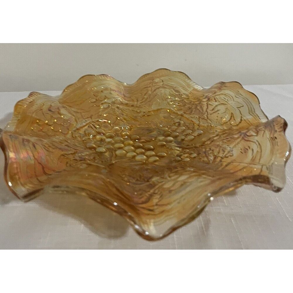 Vintage Imperial marigold orange carnival glass grape 473 pattern ruffled‎ edge